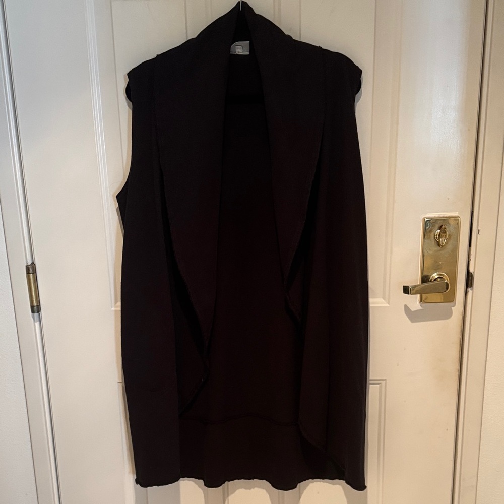 Women's Black Sleeveless Vest